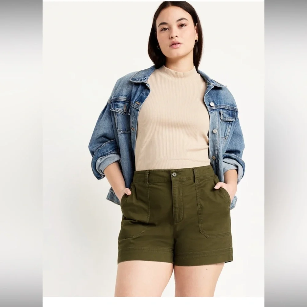 🎉SOLD🎉Old Navy High-Waisted OGC Chino Shorts -- 3.5-inch inseam - Picture 2 of 5